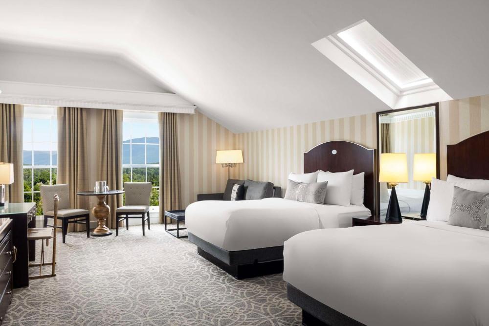 Premier 2 Queen (Main Resort) interior